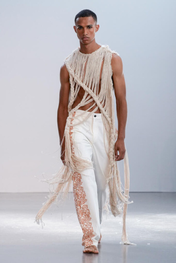 Fotoservizio/SS 2023/MEN/SFILATA/FEDERICO CINA/DP2/2