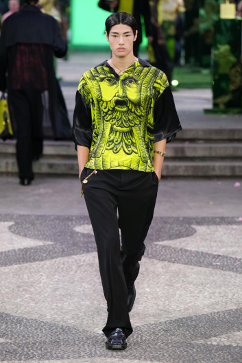 Fotoservizio/SS 2023/MEN/SFILATA/VERSACE/DP2/18