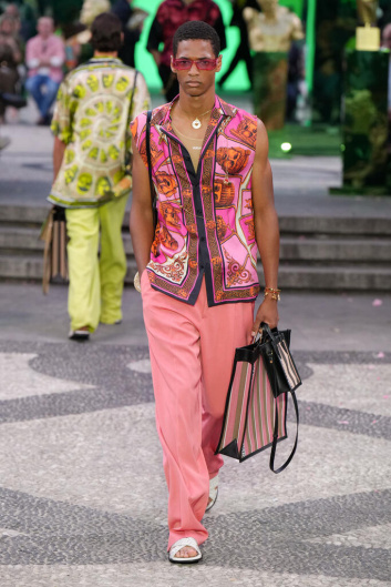 Fotoservizio/SS 2023/MEN/SFILATA/VERSACE/DP2/15