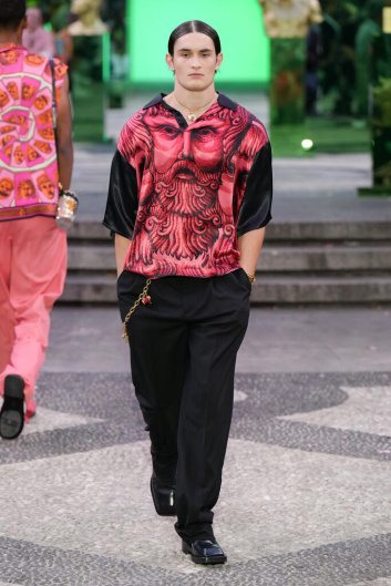Fotoservizio/SS 2023/MEN/SFILATA/VERSACE/DP2/16