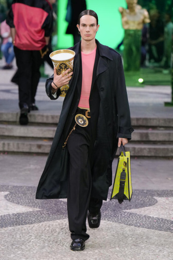 Fotoservizio/SS 2023/MEN/SFILATA/VERSACE/DP2/17