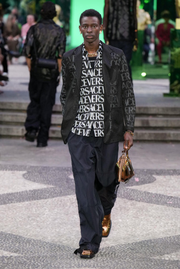 Fotoservizio/SS 2023/MEN/SFILATA/VERSACE/DP2/9