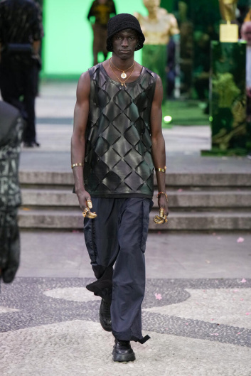 Fotoservizio/SS 2023/MEN/SFILATA/VERSACE/DP2/10