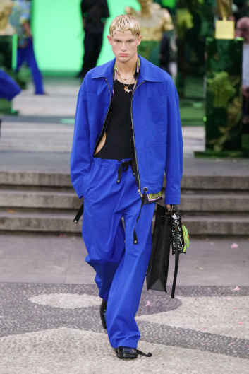 Fotoservizio/SS 2023/MEN/SFILATA/VERSACE/DP2/4