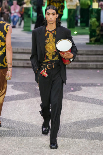Fotoservizio/SS 2023/MEN/SFILATA/VERSACE/DP2/1