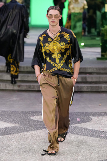 Fotoservizio/SS 2023/MEN/SFILATA/VERSACE/DP2/14
