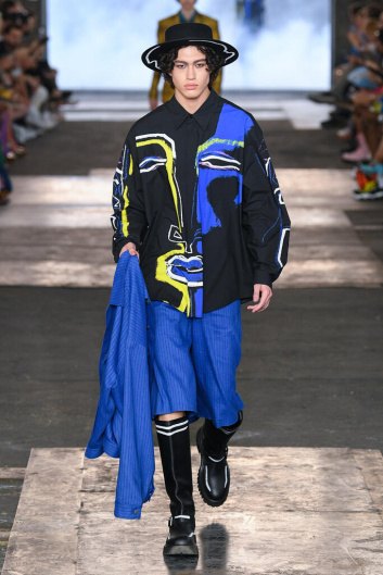 Fotoservizio/SS 2023/MEN/SFILATA/MOSCHINO/DP2/6