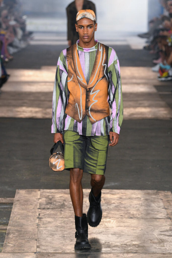 Fotoservizio/SS 2023/MEN/SFILATA/MOSCHINO/DP2/16