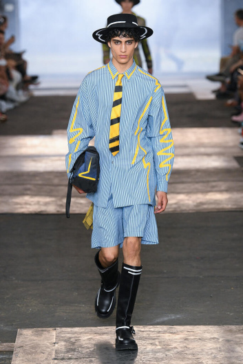 Fotoservizio/SS 2023/MEN/SFILATA/MOSCHINO/DP2/9