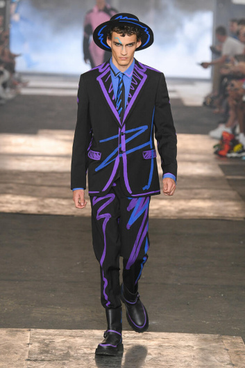 Fotoservizio/SS 2023/MEN/SFILATA/MOSCHINO/DP2/14