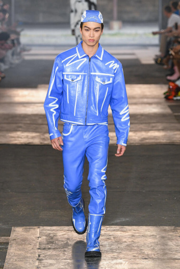 Fotoservizio/SS 2023/MEN/SFILATA/MOSCHINO/DP2/4