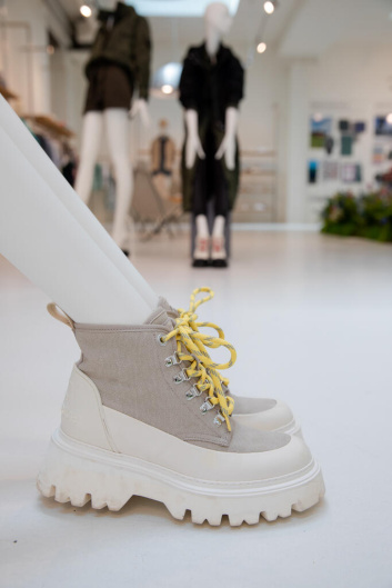 Fotoservizio/SS 2023/MEN/PRESENTAZIONE/WOOLRICH/DP2/80