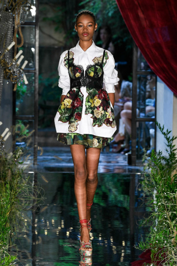 Fotoservizio/SS 2023/WOMEN/SFILATA/ANTONIO MARRAS/DP2/1