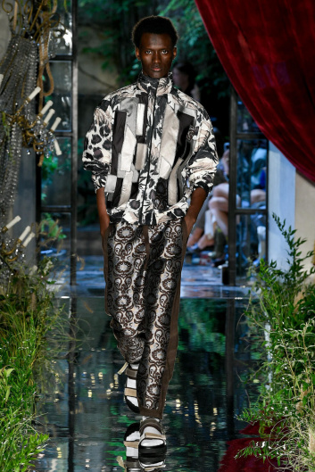 Fotoservizio/SS 2023/WOMEN/SFILATA/ANTONIO MARRAS/DP2/4