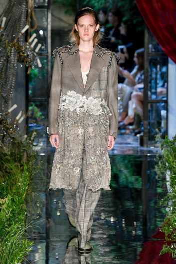 Fotoservizio/SS 2023/WOMEN/SFILATA/ANTONIO MARRAS/DP2/9