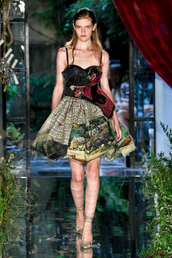 Fotoservizio/SS 2023/WOMEN/SFILATA/ANTONIO MARRAS/DP2/19