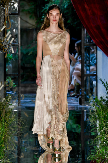 Fotoservizio/SS 2023/WOMEN/SFILATA/ANTONIO MARRAS/DP2/48