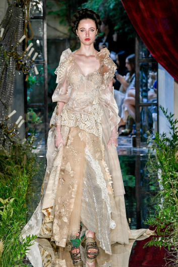 Fotoservizio/SS 2023/WOMEN/SFILATA/ANTONIO MARRAS/DP2/64