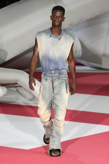 Fotoservizio/SS 2023/WOMEN/SFILATA/DIESEL/DP2/1
