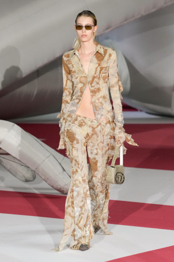 Fotoservizio/SS 2023/WOMEN/SFILATA/DIESEL/DP2/15