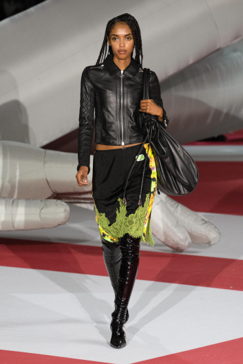 Fotoservizio/SS 2023/WOMEN/SFILATA/DIESEL/DP2/25