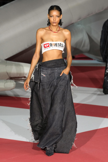 Fotoservizio/SS 2023/WOMEN/SFILATA/DIESEL/DP2/34