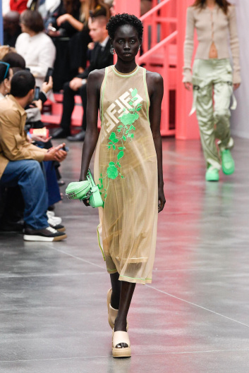 Fotoservizio/SS 2023/WOMEN/SFILATA/FENDI/DP2/2