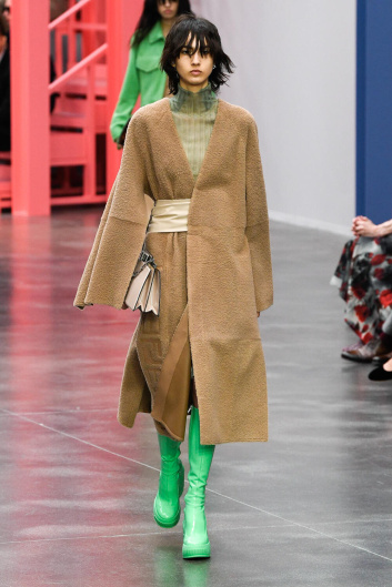 Fotoservizio/SS 2023/WOMEN/SFILATA/FENDI/DP2/0