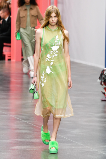 Fotoservizio/SS 2023/WOMEN/SFILATA/FENDI/DP2/12