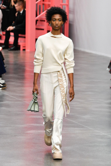 Fotoservizio/SS 2023/WOMEN/SFILATA/FENDI/DP2/15