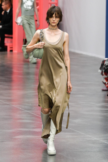 Fotoservizio/SS 2023/WOMEN/SFILATA/FENDI/DP2/8