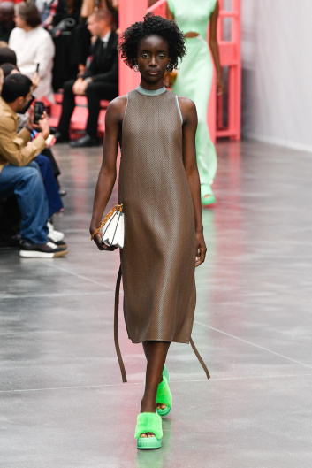 Fotoservizio/SS 2023/WOMEN/SFILATA/FENDI/DP2/24