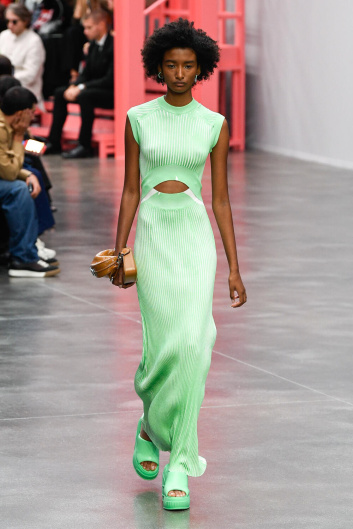 Fotoservizio/SS 2023/WOMEN/SFILATA/FENDI/DP2/25