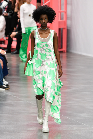 Fotoservizio/SS 2023/WOMEN/SFILATA/FENDI/DP2/27
