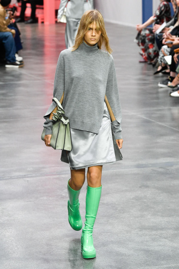 Fotoservizio/SS 2023/WOMEN/SFILATA/FENDI/DP2/37