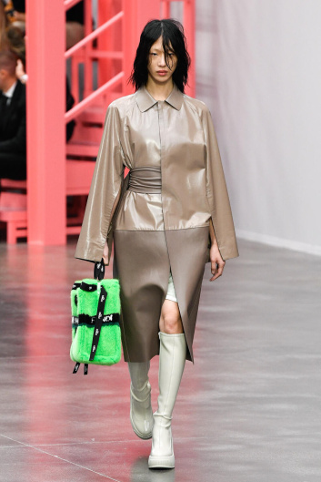 Fotoservizio/SS 2023/WOMEN/SFILATA/FENDI/DP2/31