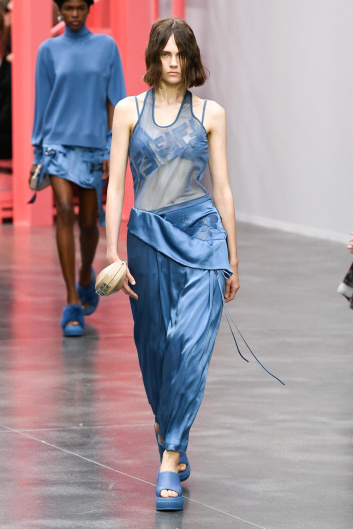 Fotoservizio/SS 2023/WOMEN/SFILATA/FENDI/DP2/42