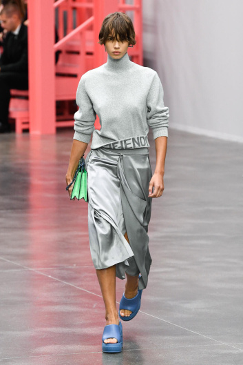 Fotoservizio/SS 2023/WOMEN/SFILATA/FENDI/DP2/39
