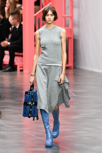 Fotoservizio/SS 2023/WOMEN/SFILATA/FENDI/DP2/40