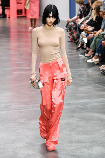 Fotoservizio/SS 2023/WOMEN/SFILATA/FENDI/DP2/53