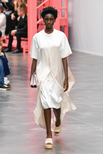 Fotoservizio/SS 2023/WOMEN/SFILATA/FENDI/DP2/56