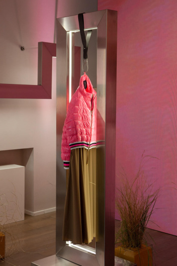 Fotoservizio/SS 2023/WOMEN/PRESENTAZIONE/HERNO/DP2/10