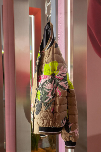 Fotoservizio/SS 2023/WOMEN/PRESENTAZIONE/HERNO/DP2/12
