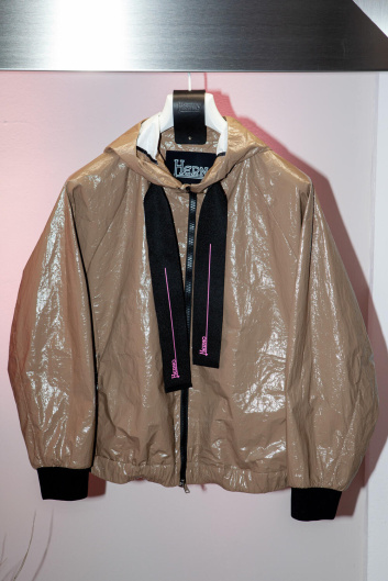 Fotoservizio/SS 2023/WOMEN/PRESENTAZIONE/HERNO/DP2/24