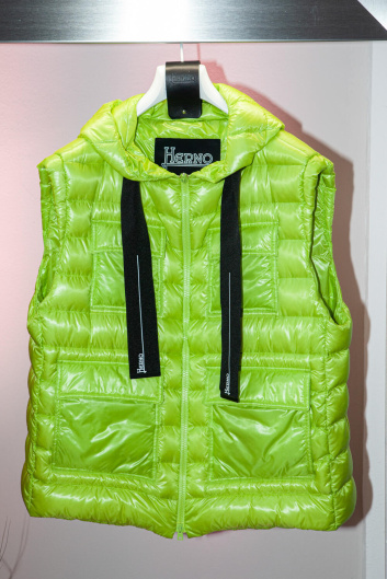 Fotoservizio/SS 2023/WOMEN/PRESENTAZIONE/HERNO/DP2/31