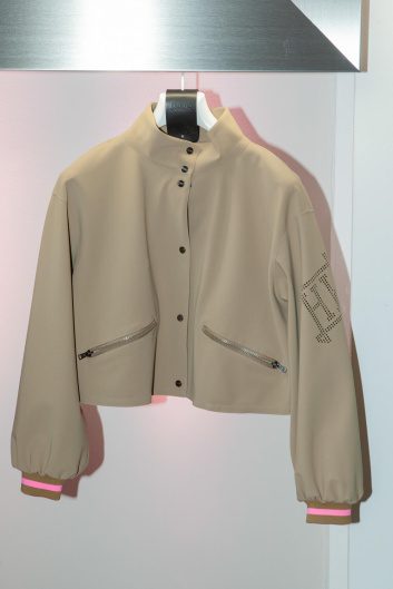 Fotoservizio/SS 2023/WOMEN/PRESENTAZIONE/HERNO/DP2/26