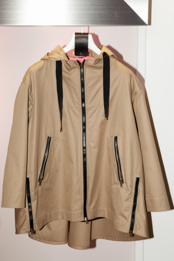 Fotoservizio/SS 2023/WOMEN/PRESENTAZIONE/HERNO/DP2/28