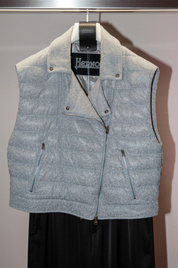 Fotoservizio/SS 2023/WOMEN/PRESENTAZIONE/HERNO/DP2/53