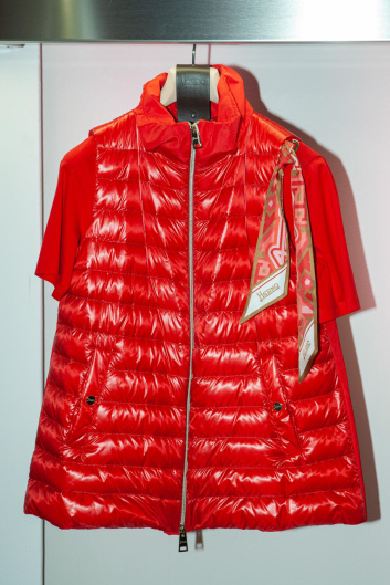 Fotoservizio/SS 2023/WOMEN/PRESENTAZIONE/HERNO/DP2/45