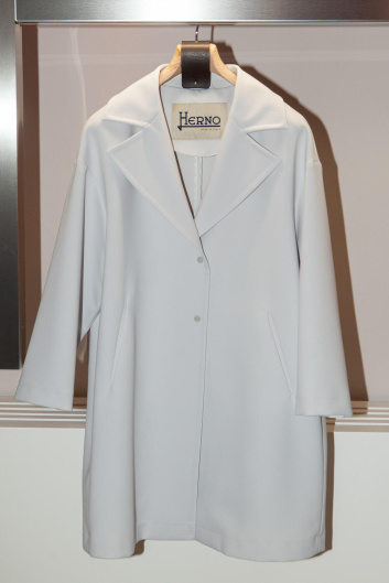 Fotoservizio/SS 2023/WOMEN/PRESENTAZIONE/HERNO/DP2/59